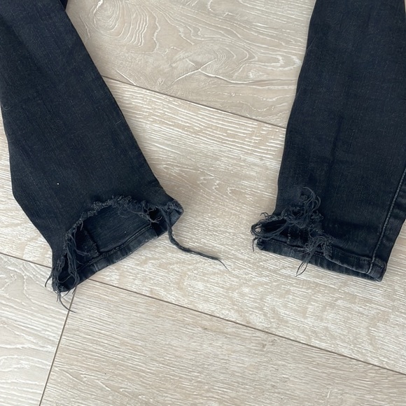 AG lightly distressed jeans - Picture 6 of 7